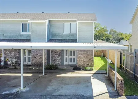 $119,900 | 382 Fairway Drive, Unit 11, Laplace, LA 70068