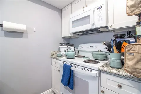 $119,900 | 382 Fairway Drive, Unit 11, Laplace, LA 70068