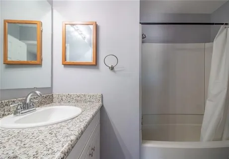$119,900 | 382 Fairway Drive, Unit 11, Laplace, LA 70068