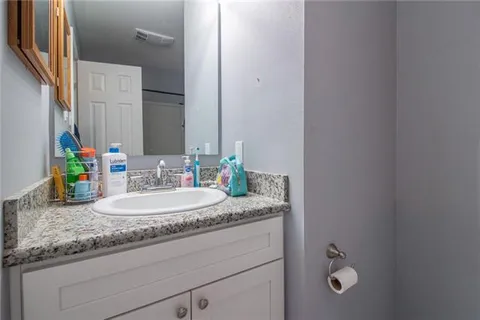 $119,900 | 382 Fairway Drive, Unit 11, Laplace, LA 70068