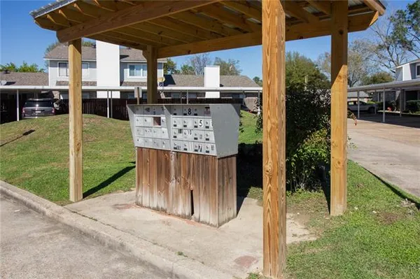 $119,900 | 382 Fairway Drive, Unit 11, Laplace, LA 70068