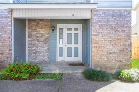 $119,900 | 382 Fairway Drive, Unit 11, Laplace, LA 70068