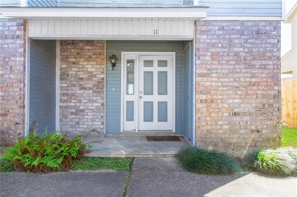 $119,900 | 382 Fairway Drive, Unit 11, Laplace, LA 70068