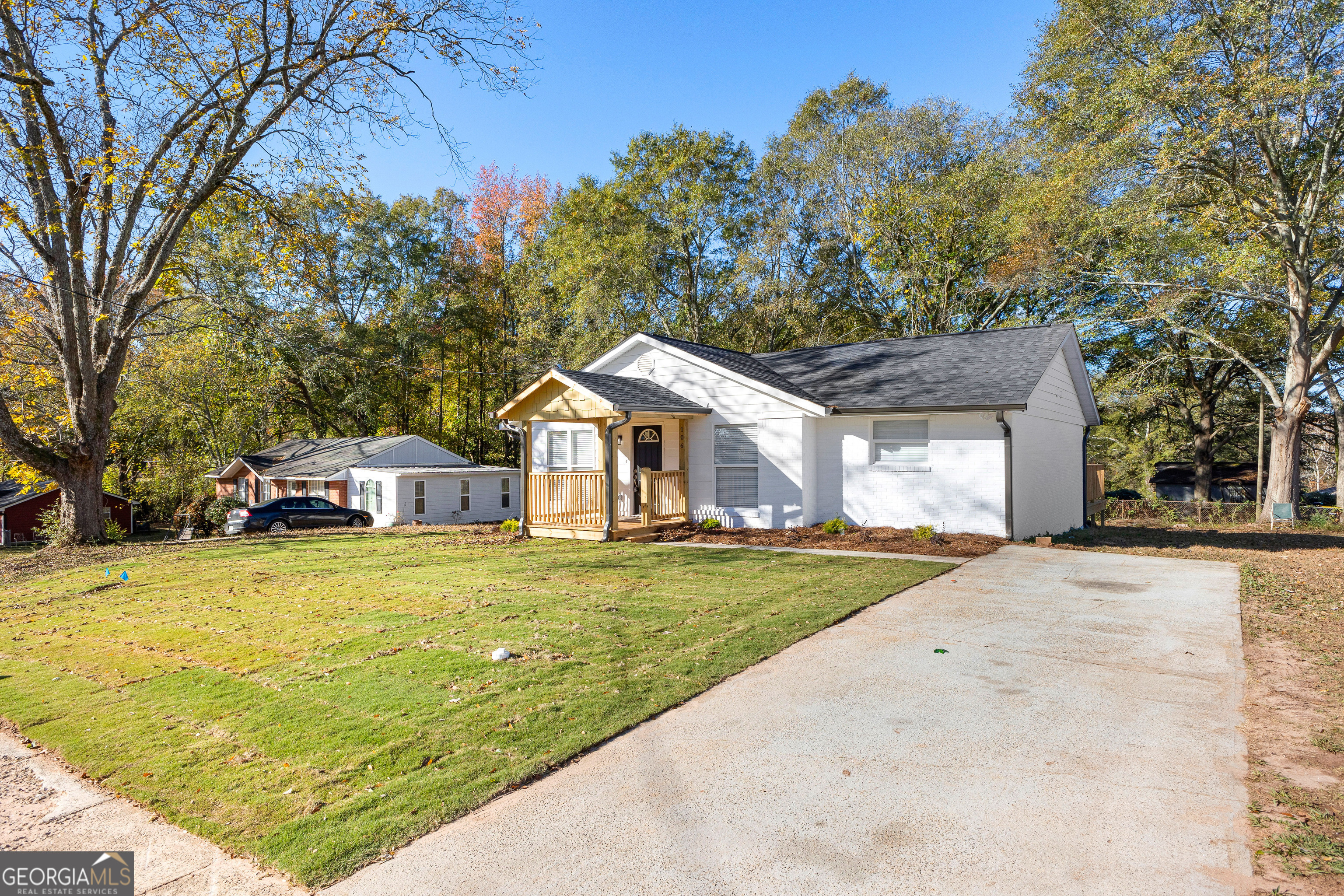 106 Sunset Lane Newnan, GA 30263 - Photo 1 of 1 a front view of a house with yard