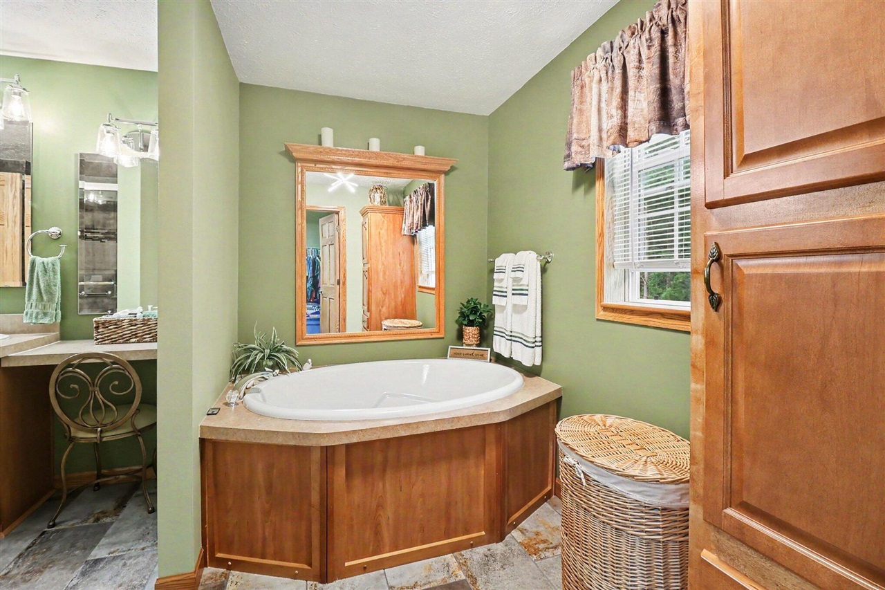 986 West Fox Farm Road Manistee, MI 49660 - Photo 18 of 32
