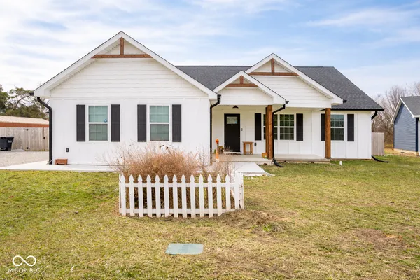 $290,000 | 772 Northern Acres Drive, Ladoga, IN 47954