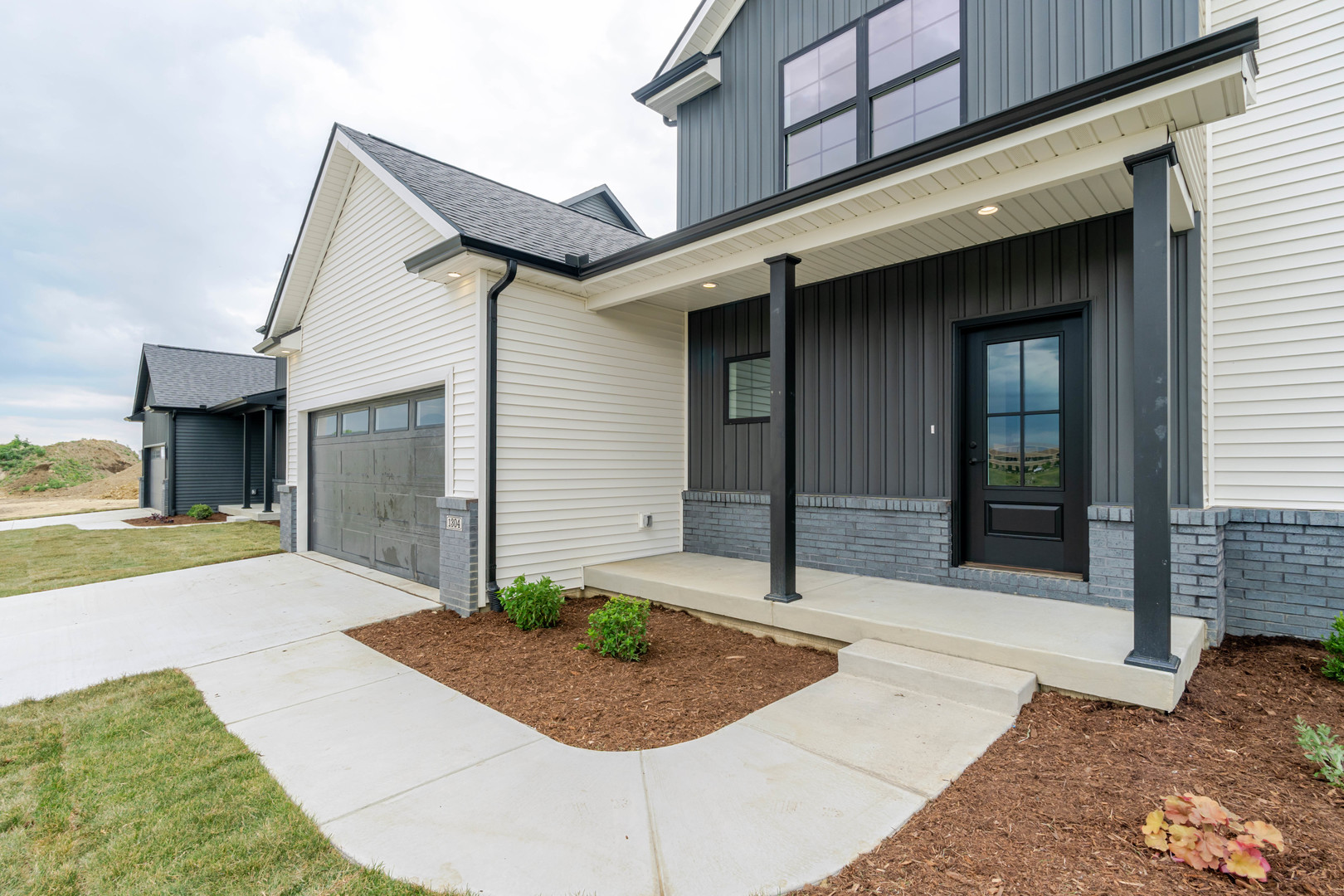 1304 Woodbine Road Bloomington, IL 61704 - Photo 3 of 49