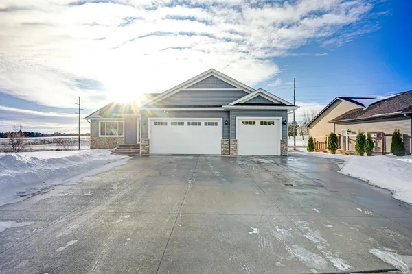 $525,000 | 11411 Latham Lane, Chisago City, MN 55013