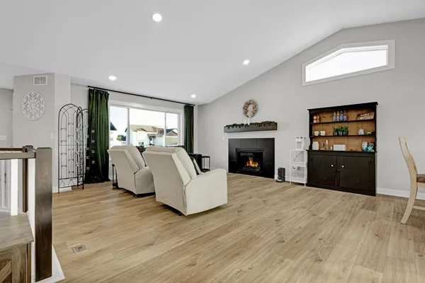 $525,000 | 11411 Latham Lane, Chisago City, MN 55013