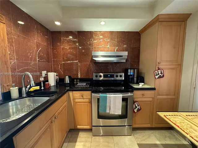 $2,050 | 1600 South Ocean Drive, Unit 12C, Hollywood, FL 33019