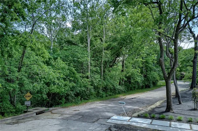 $125,000 | Bluff View, Parkville, MO 64152