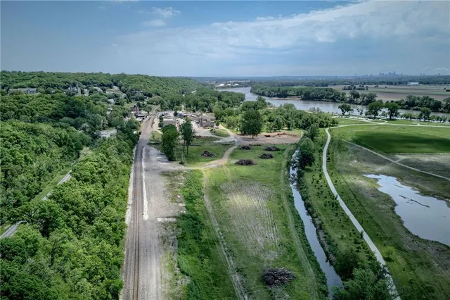 $125,000 | Bluff View, Parkville, MO 64152