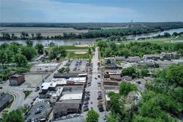 $125,000 | Bluff View, Parkville, MO 64152