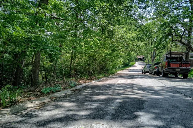 $125,000 | Bluff View, Parkville, MO 64152