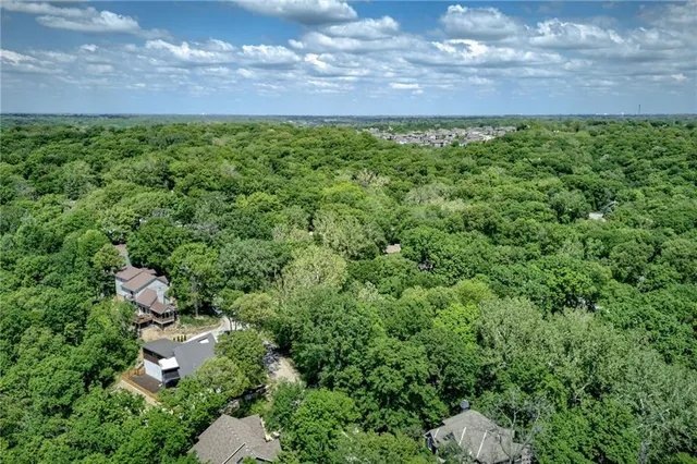 $125,000 | Bluff View, Parkville, MO 64152