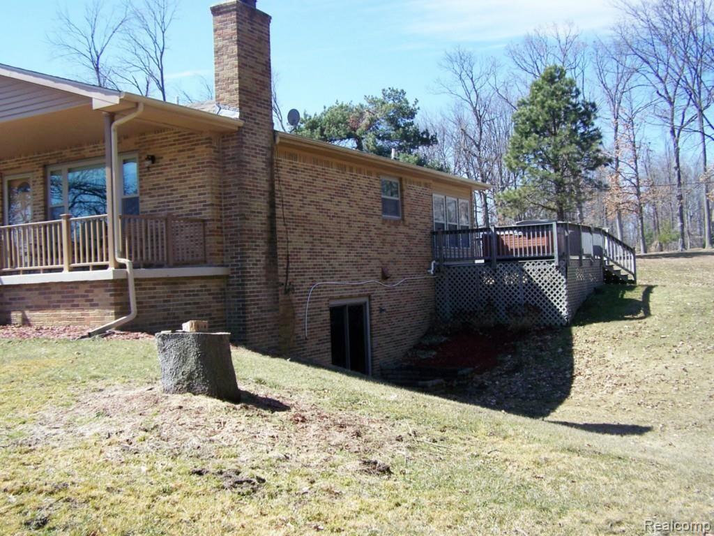7547 North Robb Road Fowlerville, MI 48836 - Photo 31 of 52 100_9602.jpg