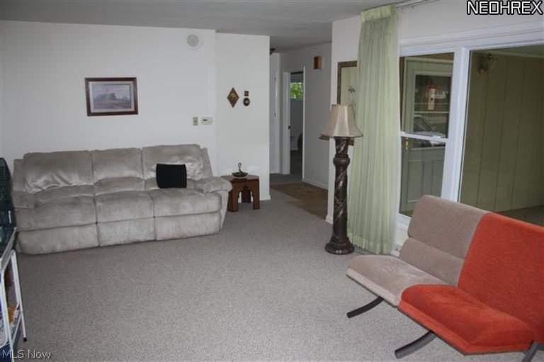 52 Kenridge Road Akron, OH 44333 - Photo 4 of 19 Spacious Living room open to Foyer
