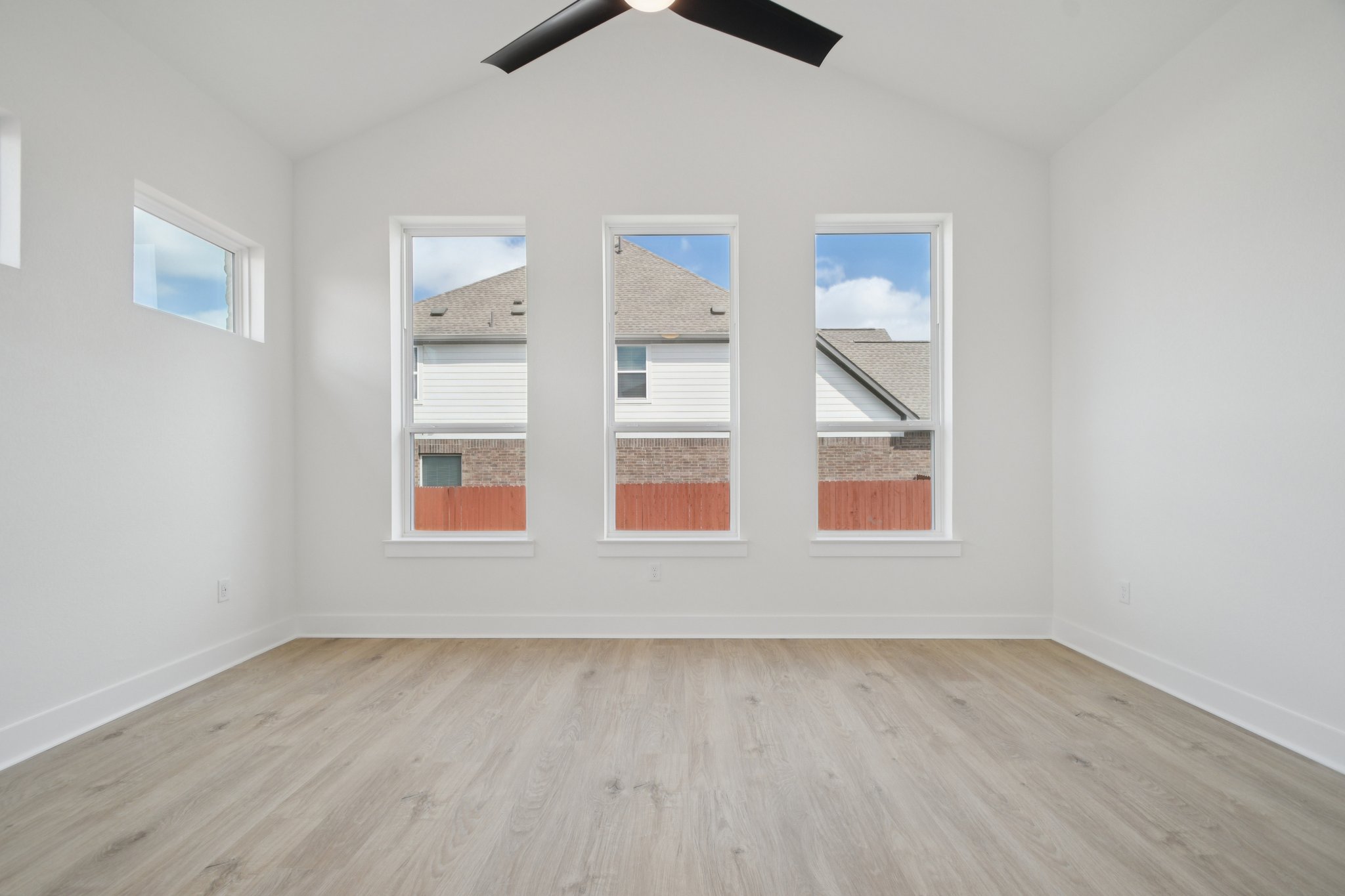 1660 Cardinal Lane Round Rock, TX 78681 - Photo 21 of 35 an empty room with a window