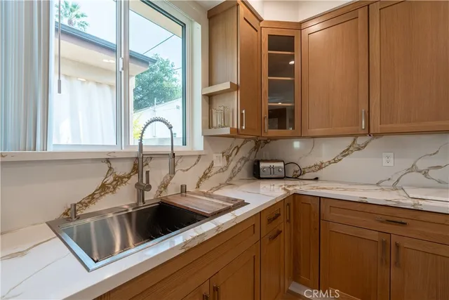 $2,575 | 1205 North Maryland Avenue, Unit A, Glendale, CA 91207