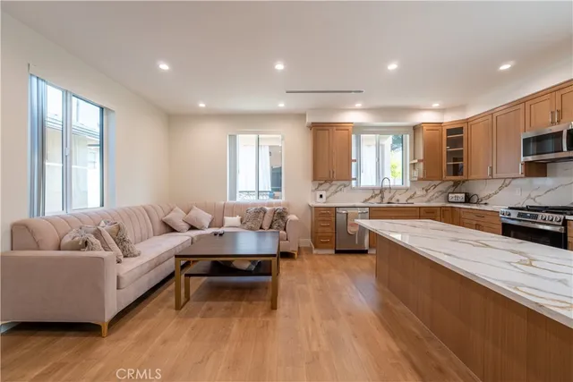 $2,575 | 1205 North Maryland Avenue, Unit A, Glendale, CA 91207