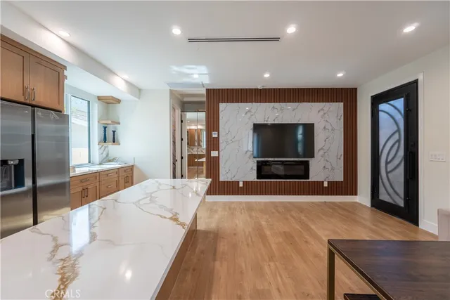 $2,575 | 1205 North Maryland Avenue, Unit A, Glendale, CA 91207