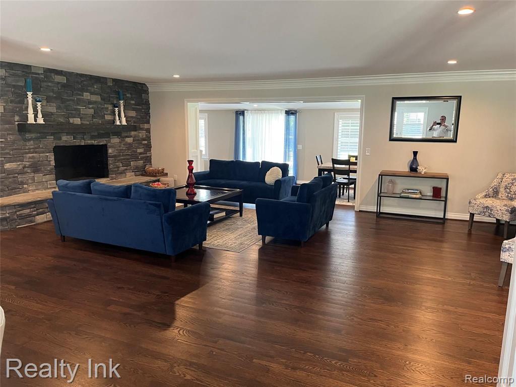 55 Stephens Road Grosse Pointe Farms, MI 48236 - Photo 11 of 35