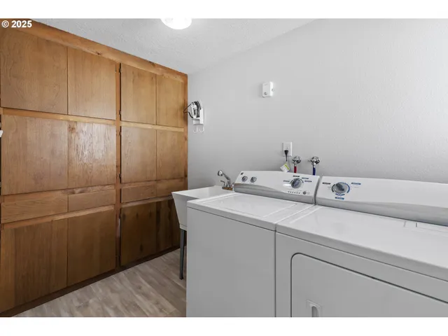 a view of a storage & utility room