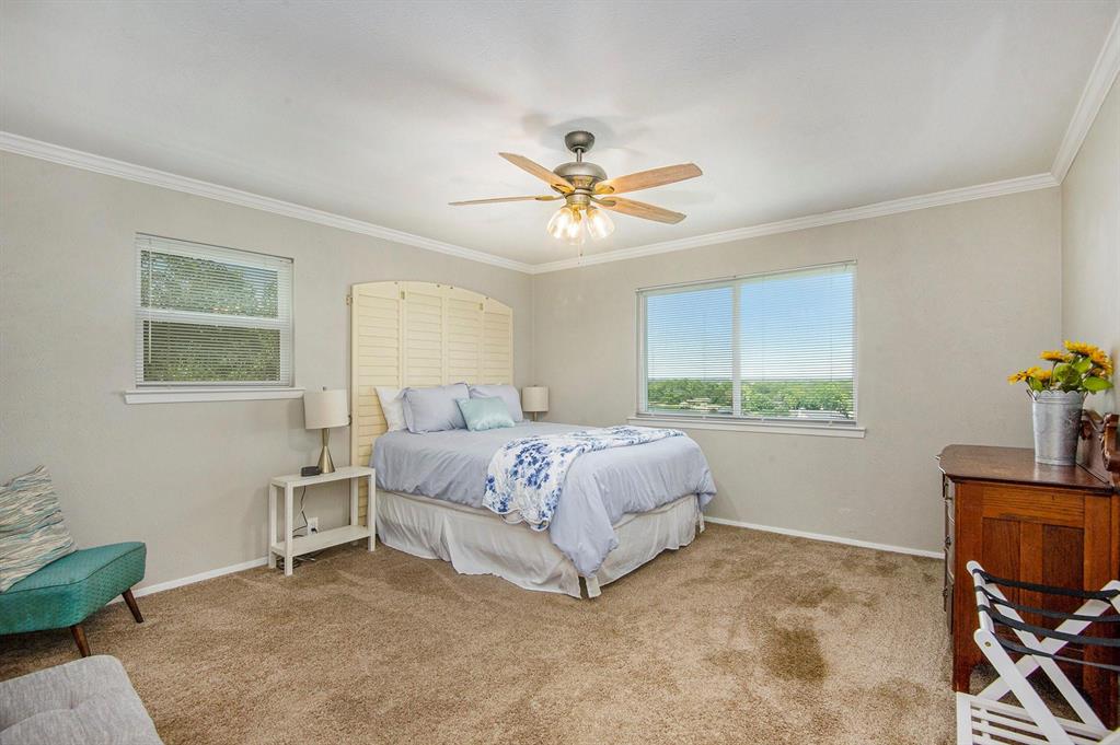 4307 Acoma Court Granbury, TX 76048 - Photo 17 of 40