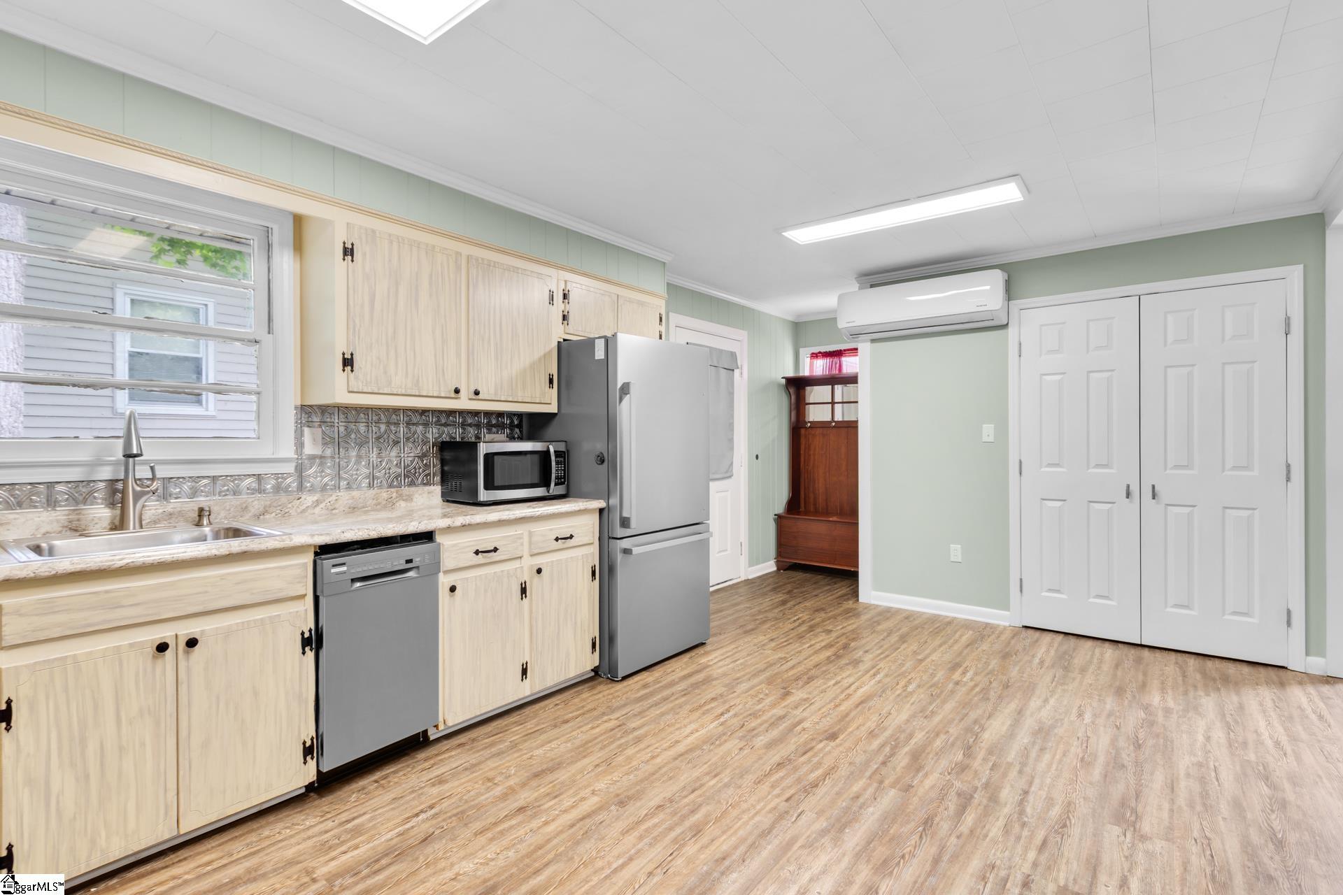 203 Shands Street Clinton, SC 29325 - Photo 11 of 28