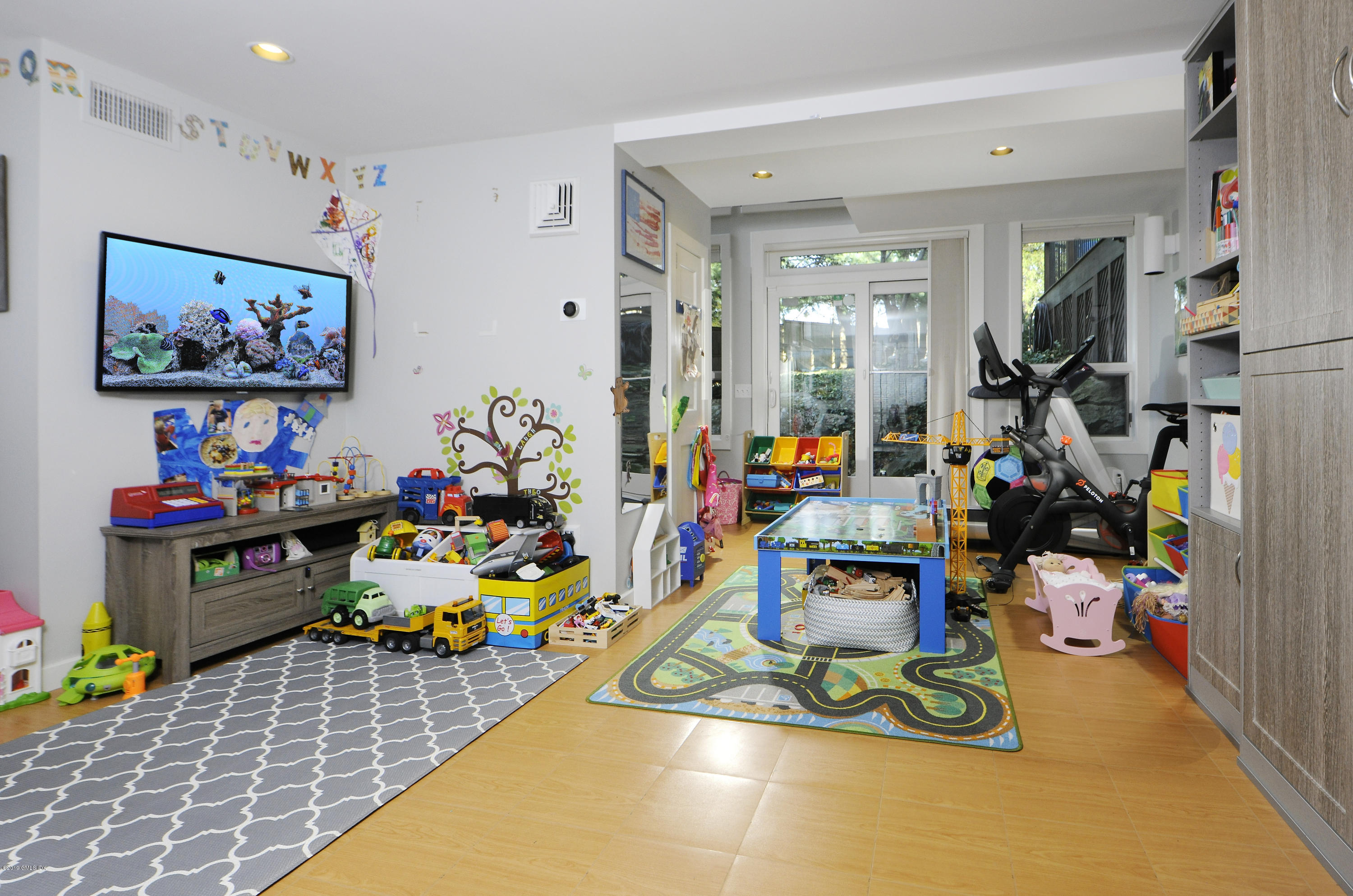 249 Shore Road Greenwich, CT 06830 - Photo 18 of 24 a room with toys and toys