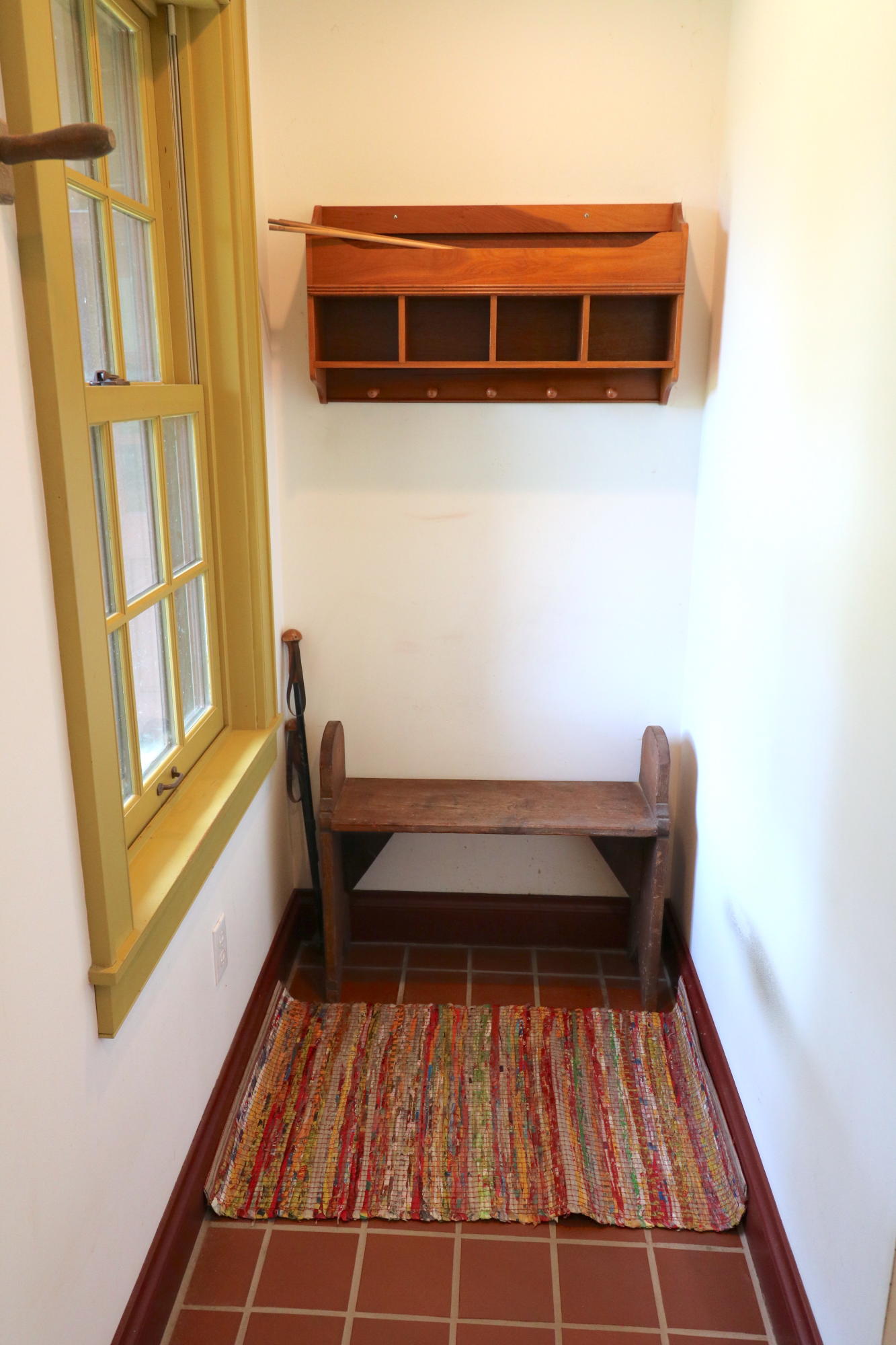 17 Bayview Court Friendship, ME 04547 - Photo 11 of 43 Mud room - nook