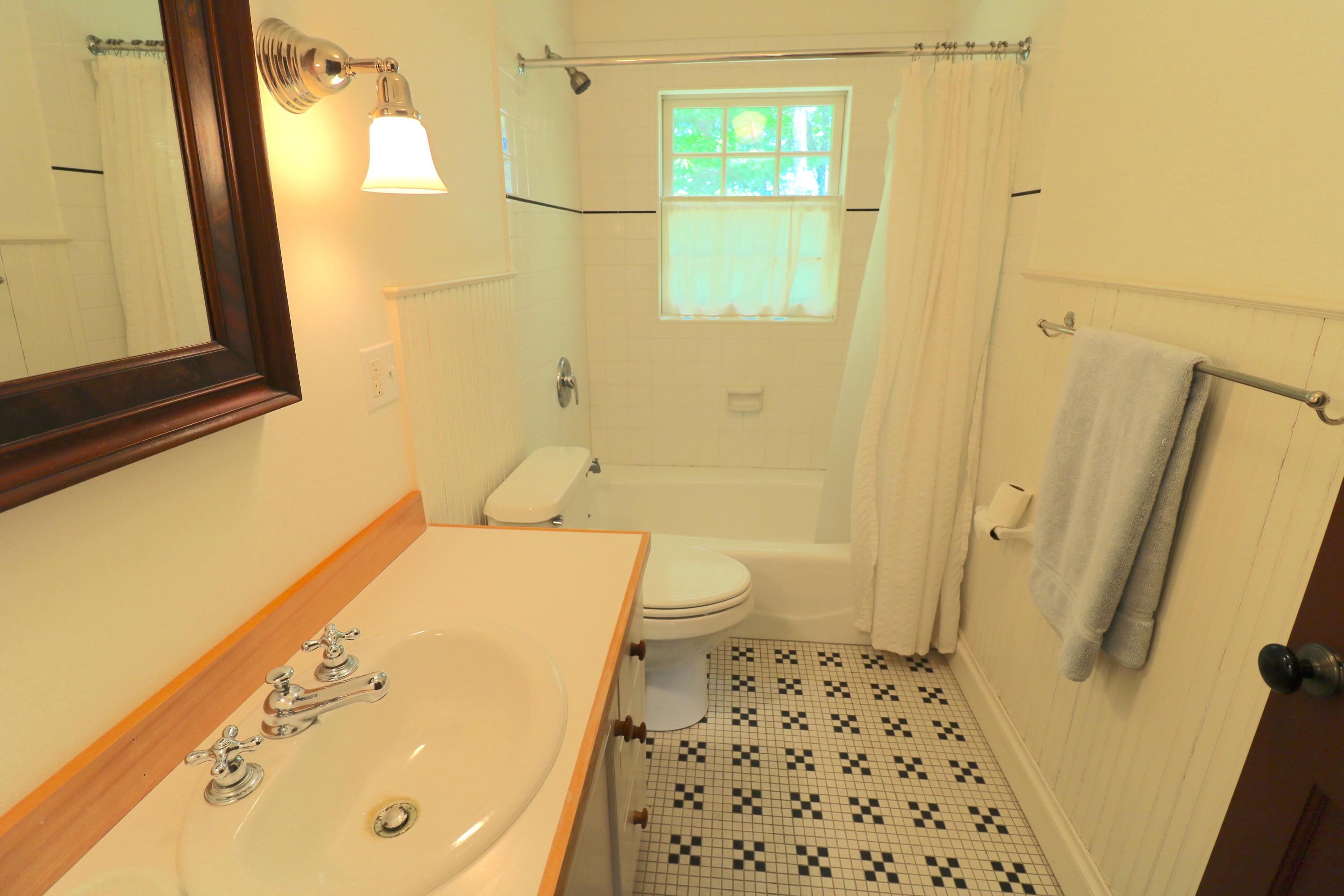 17 Bayview Court Friendship, ME 04547 - Photo 20 of 43 Bath - fl1