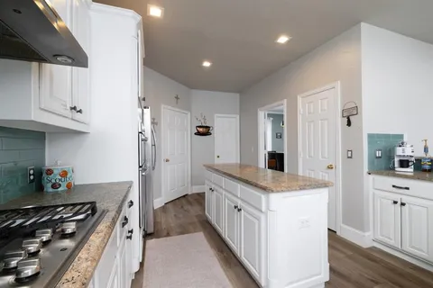 $683,500 | 321 Glen Hollow, Keller, TX 76248