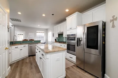 $683,500 | 321 Glen Hollow, Keller, TX 76248