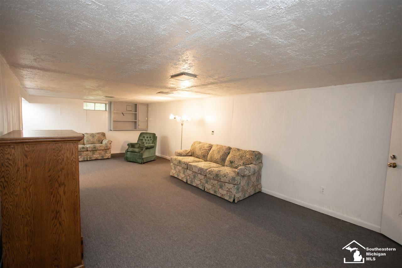 619 East Erie Road Temperance, MI 48182 - Photo 22 of 38 31392238-21.JPG