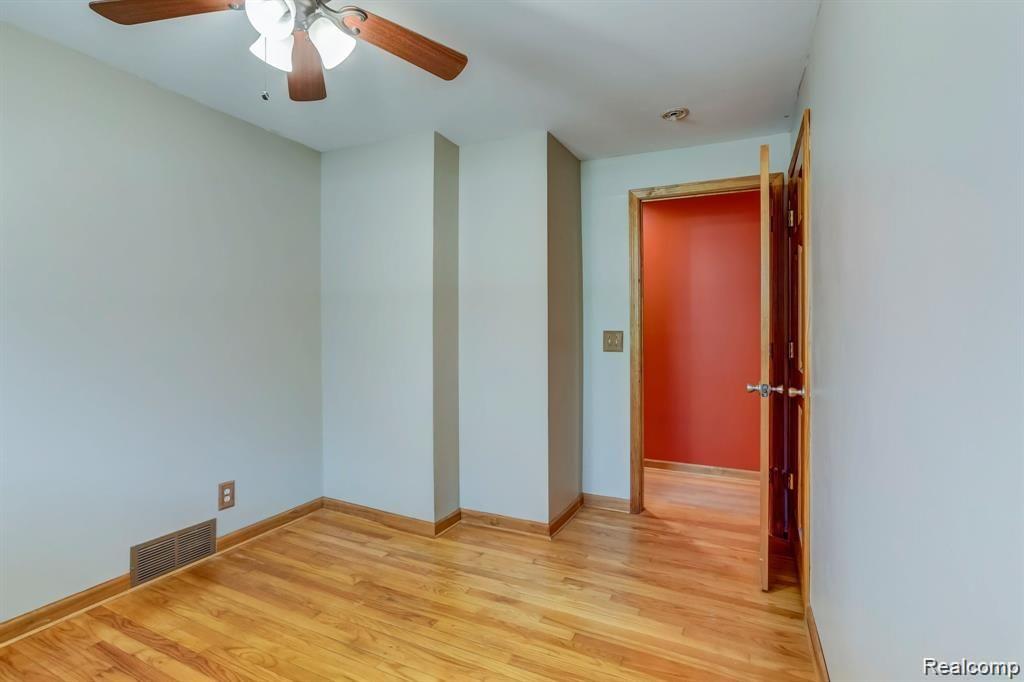 7255 Palms Road Fair Haven, MI 48023 - Photo 11 of 26 7255 Palms Rd, Ira Township, MI 48023-11.jpg-SMALL