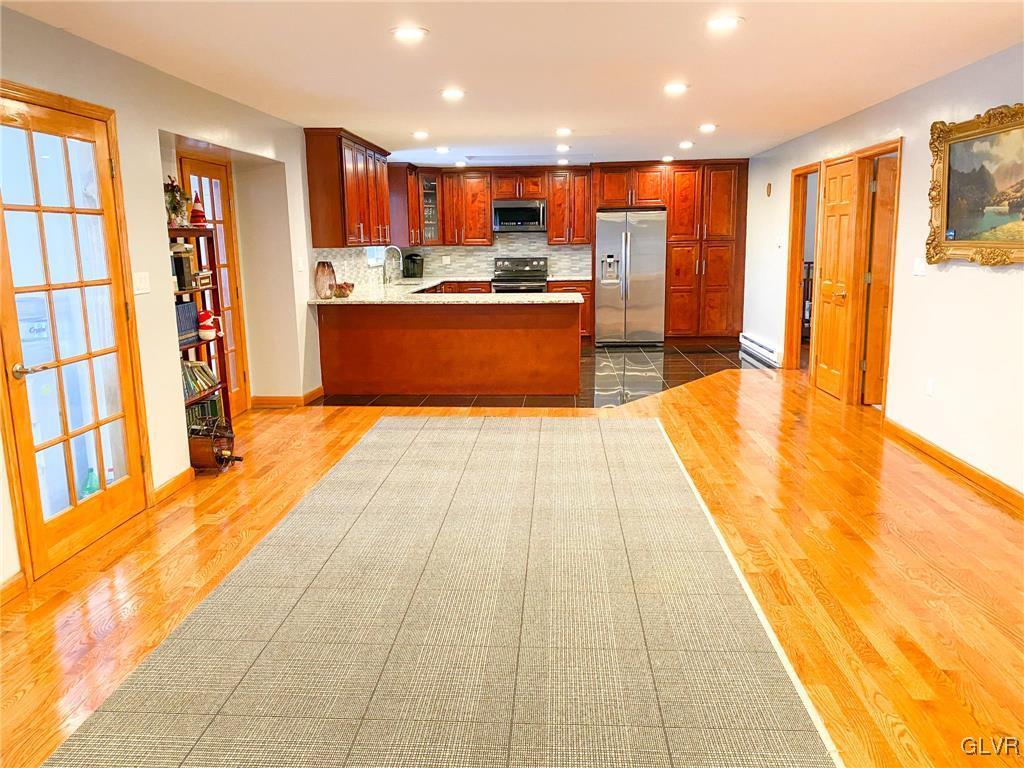 5901 Decker Road Bushkill, PA 18324 - Photo 10 of 49