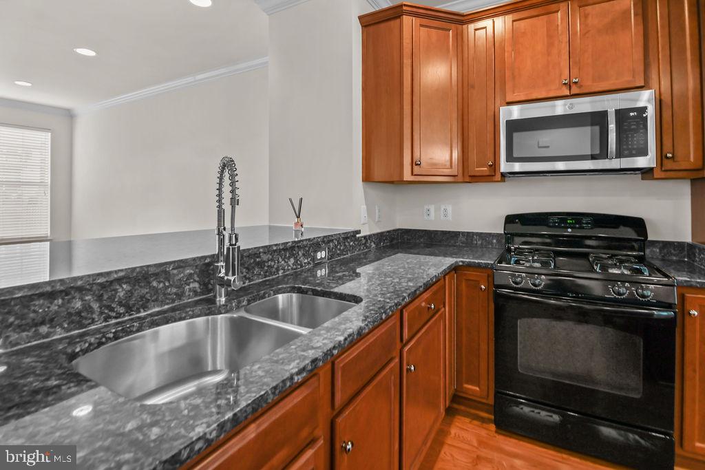 149 Short Branch Road Stafford, VA 22556 - Photo 10 of 35 Kitchen with granite counters