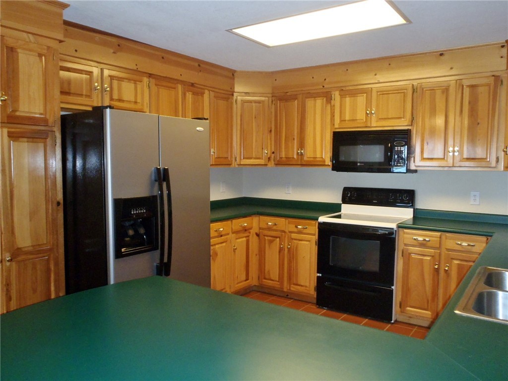 203 Luther Land Road Seneca, SC 29672 - Photo 28 of 50 Abundance of Cabinetry.