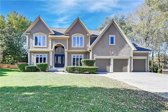 $725,000 | 13216 Granada Drive, Leawood, KS 66209