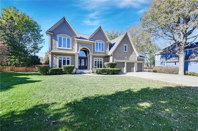 $725,000 | 13216 Granada Drive, Leawood, KS 66209