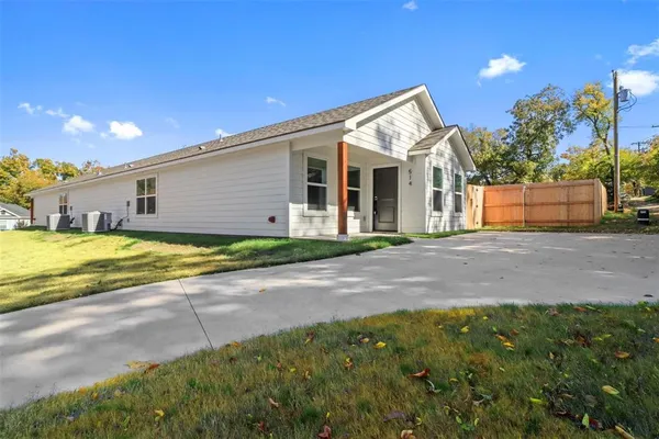 $1,450 | 514 North Rusk Avenue, Unit 516, Denison, TX 75020