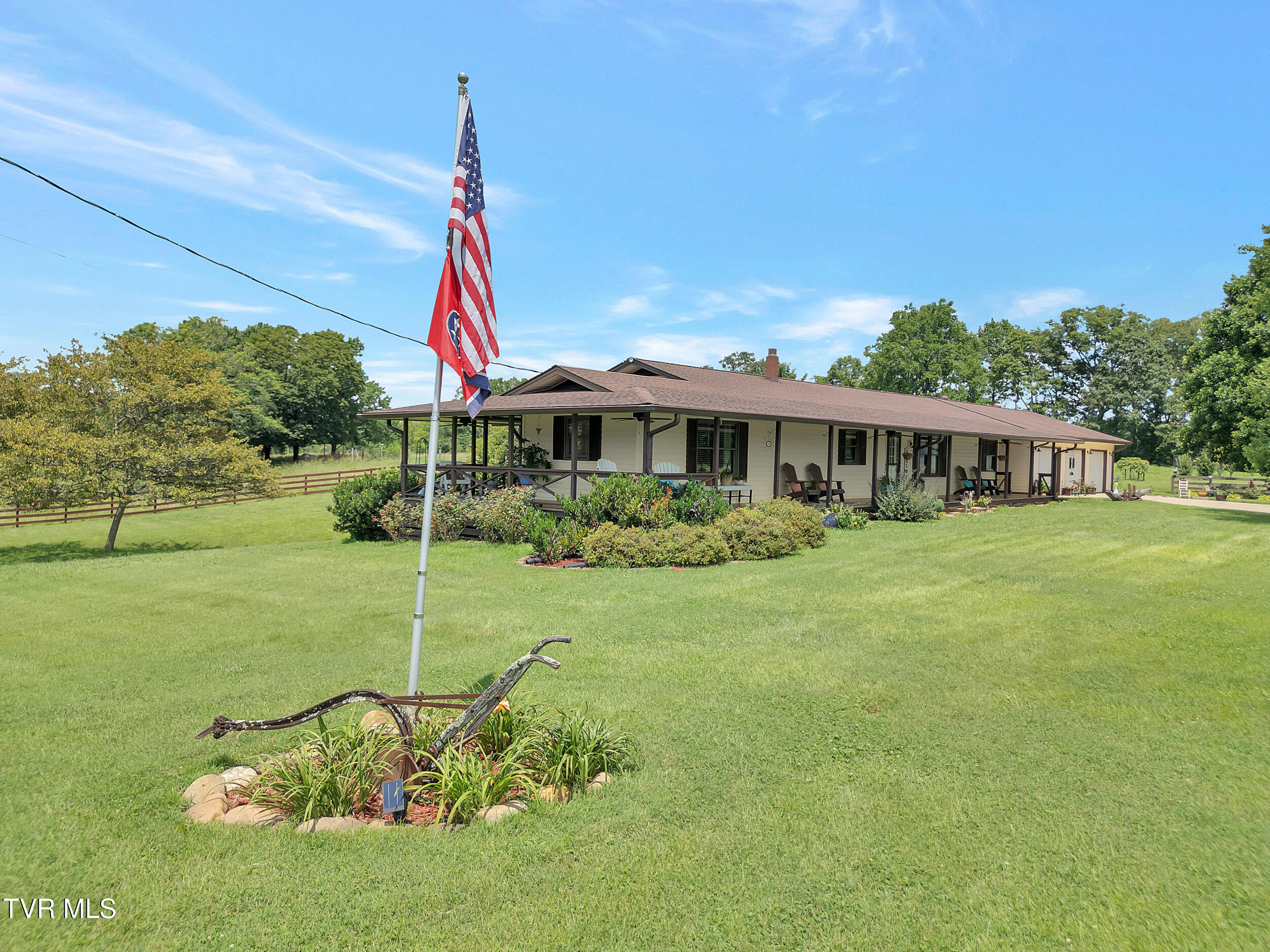 200 Crum Lane Chuckey, TN 37641 - Photo 2 of 75 5_12