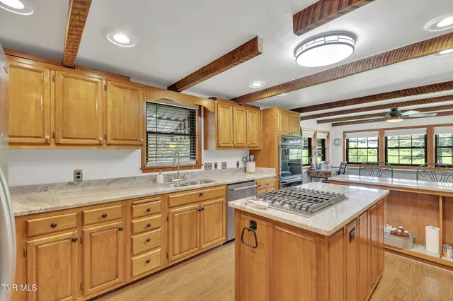 $750,000 | 200 Crum Lane, Chuckey, TN 37641