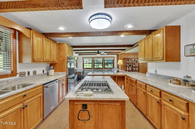 $750,000 | 200 Crum Lane, Chuckey, TN 37641