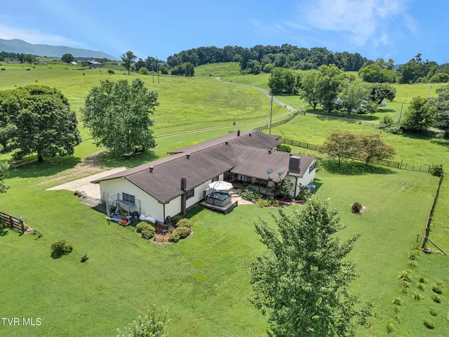 $750,000 | 200 Crum Lane, Chuckey, TN 37641