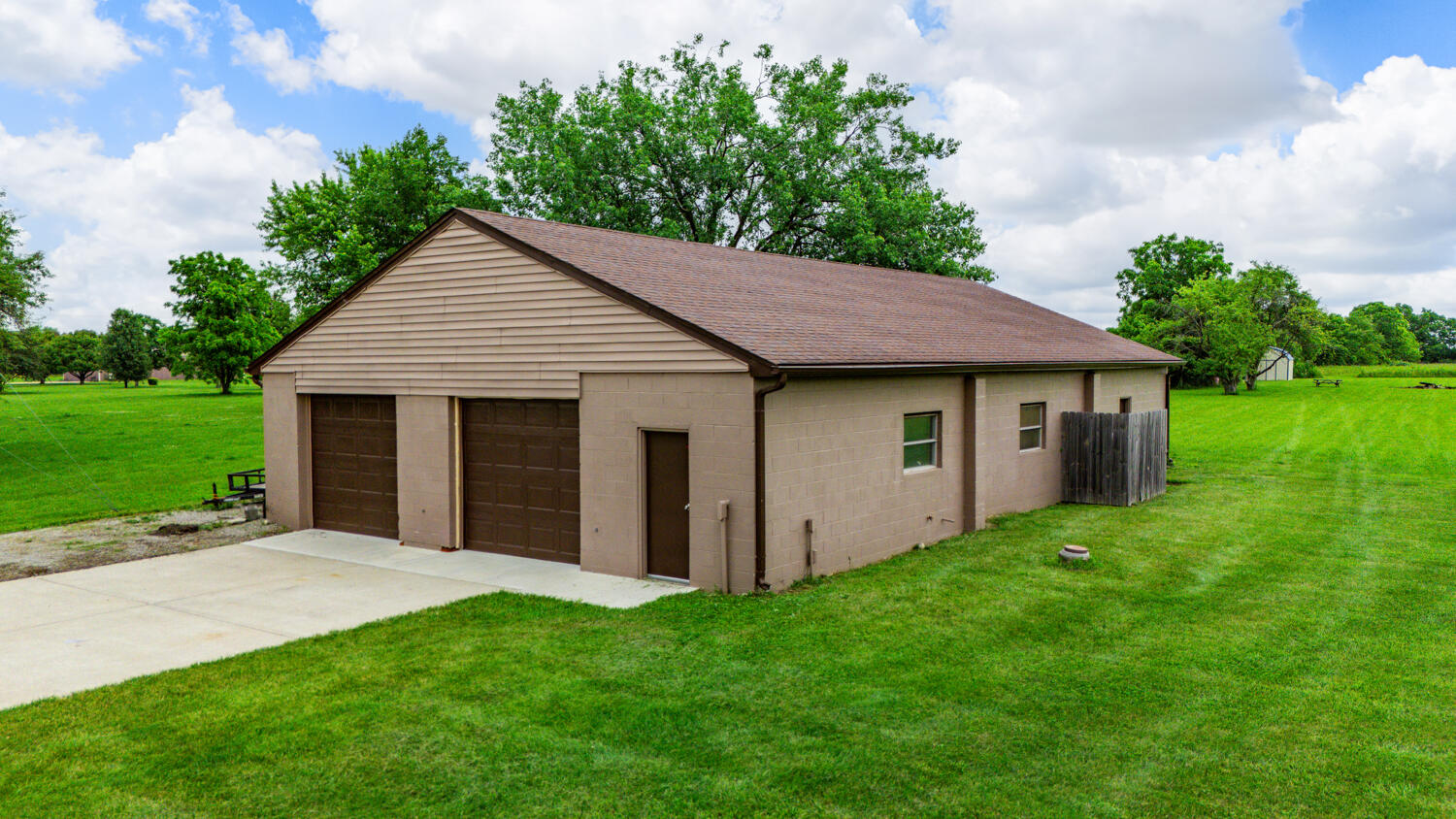 6885 Peters Road Tipp City, OH 45371 - Photo 3 of 55 Gallery Image 3