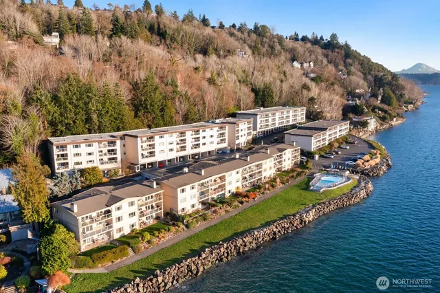 $650,000 | 10203 47th Avenue Southwest, Unit C5, Seattle, WA 98146