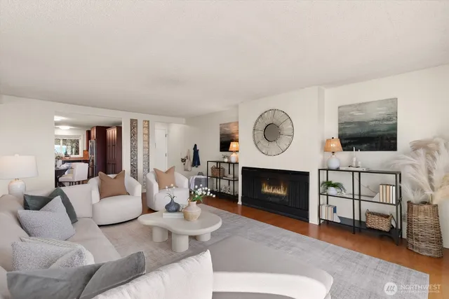 $650,000 | 10203 47th Avenue Southwest, Unit C5, Seattle, WA 98146