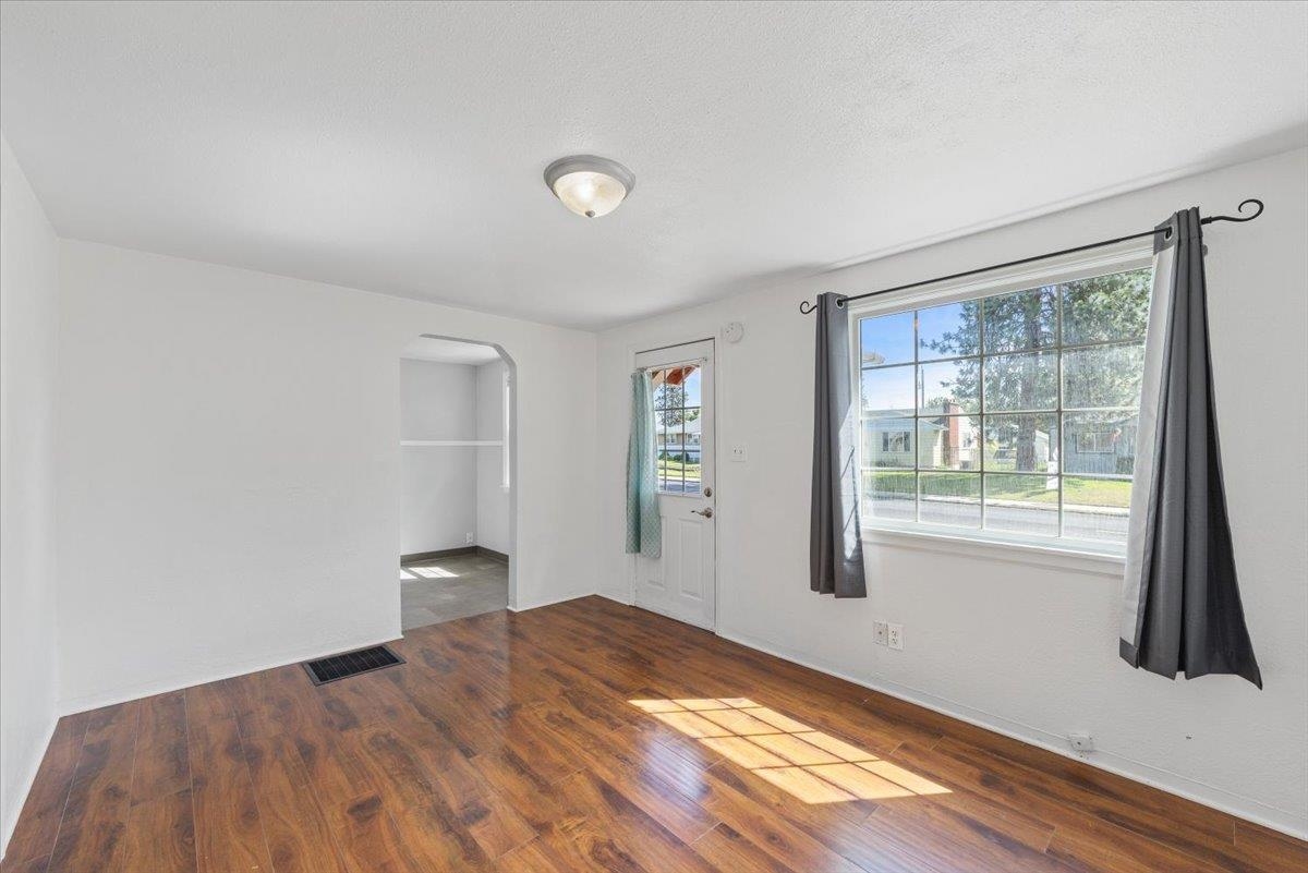 5111 North Maple Street Spokane, WA 99205 - Photo 3 of 18